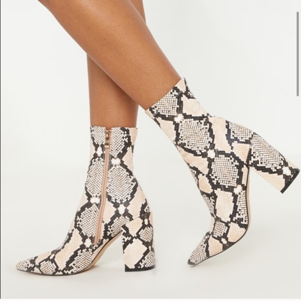 Pretty Little Thing Faux Snakeskin Sock Boot sz 6